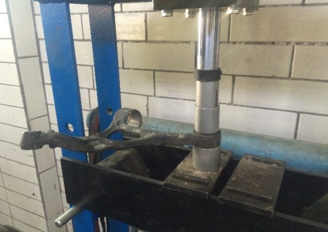 Замена сайлентблоков передней подвески Volvo